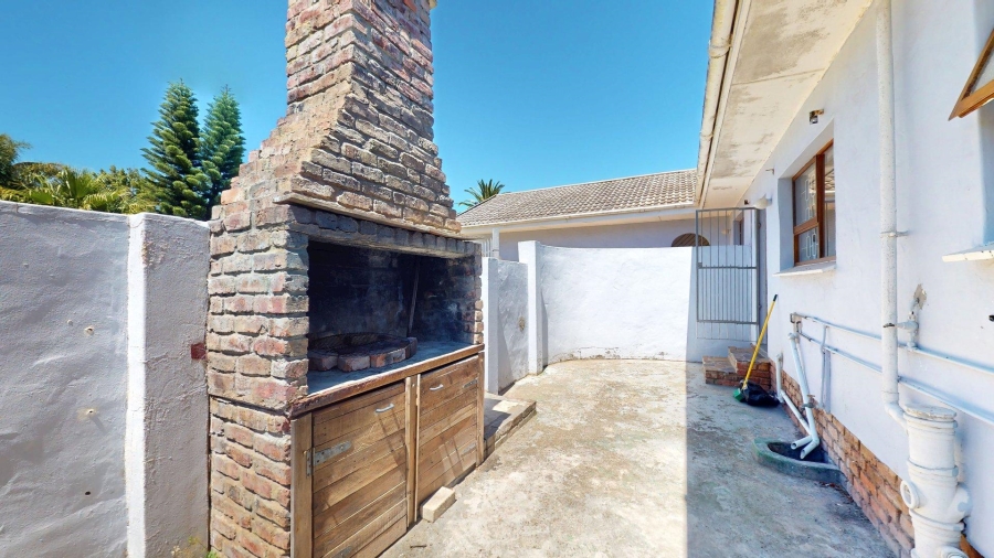 4 Bedroom Property for Sale in Walmer Heights Eastern Cape